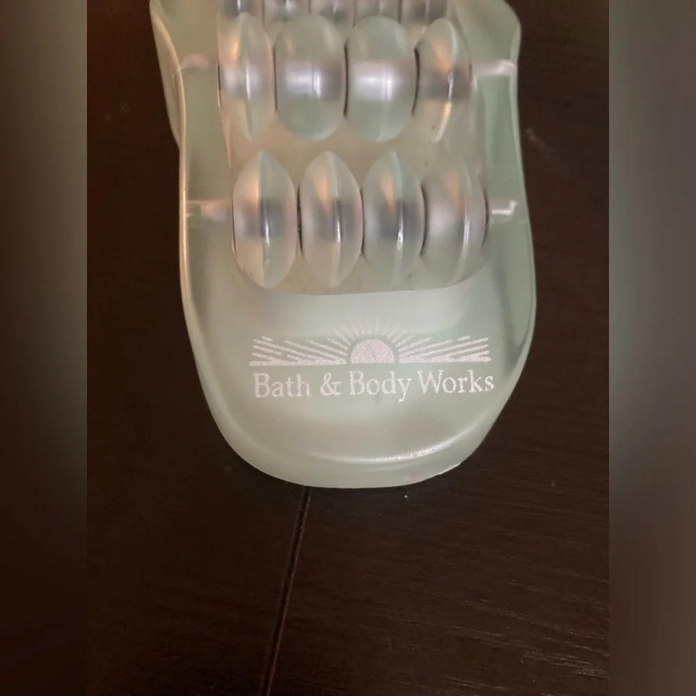 Vintage Bath & Body Works Roller Foot Massager. Came out in the 1990’s.EUC